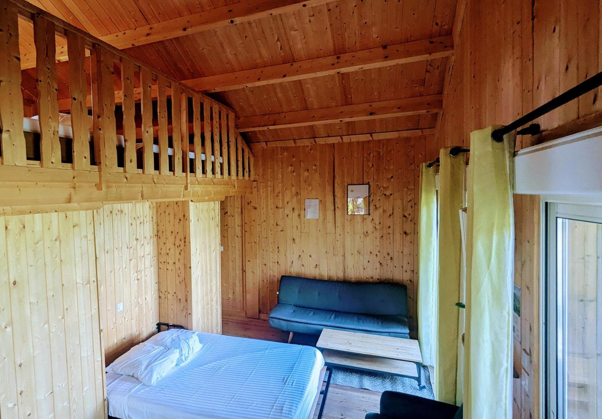 Cabanes Et Lodges Du Belvedere Serrieres-sur-Ain Exterior foto