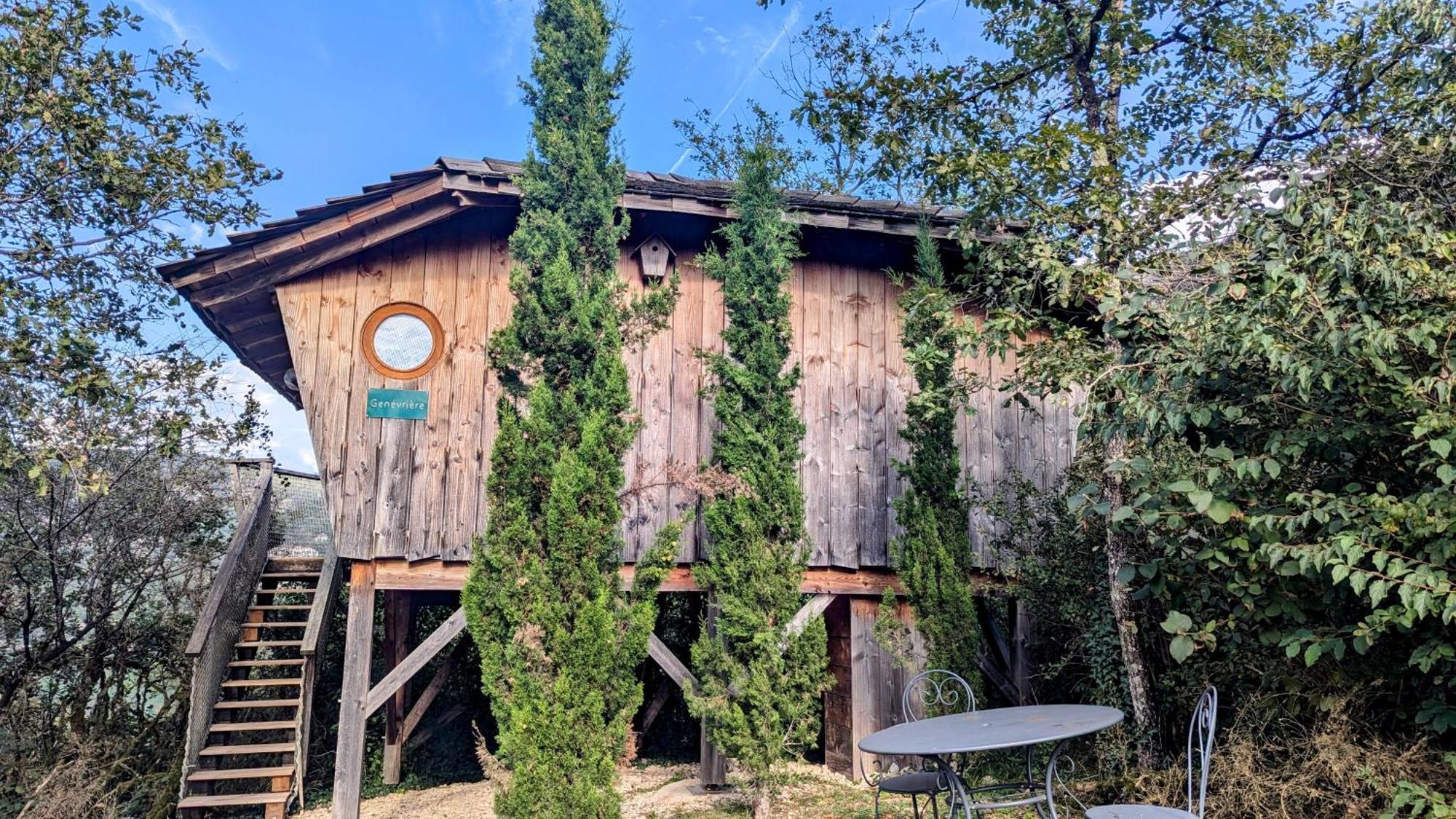 Cabanes Et Lodges Du Belvedere Serrieres-sur-Ain Exterior foto