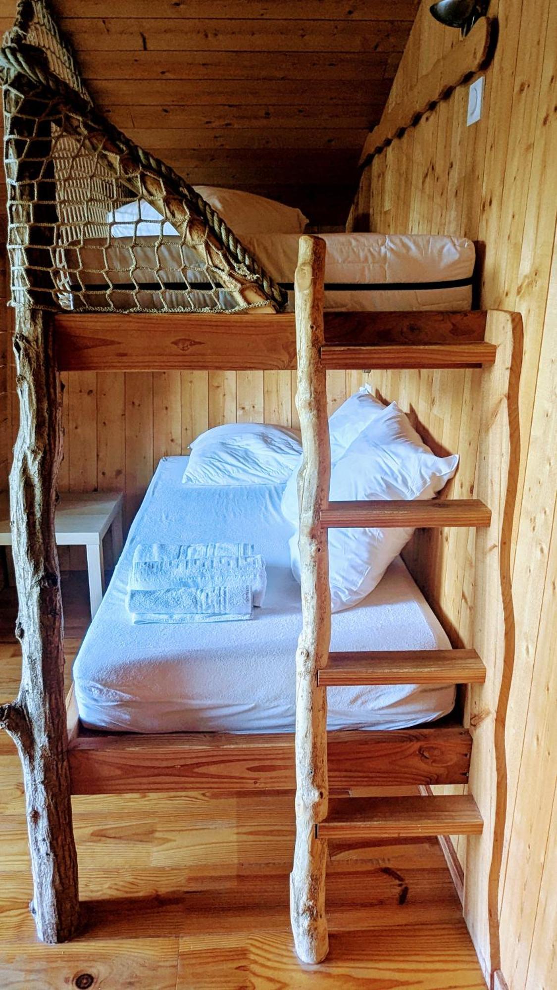 Cabanes Et Lodges Du Belvedere Serrieres-sur-Ain Exterior foto