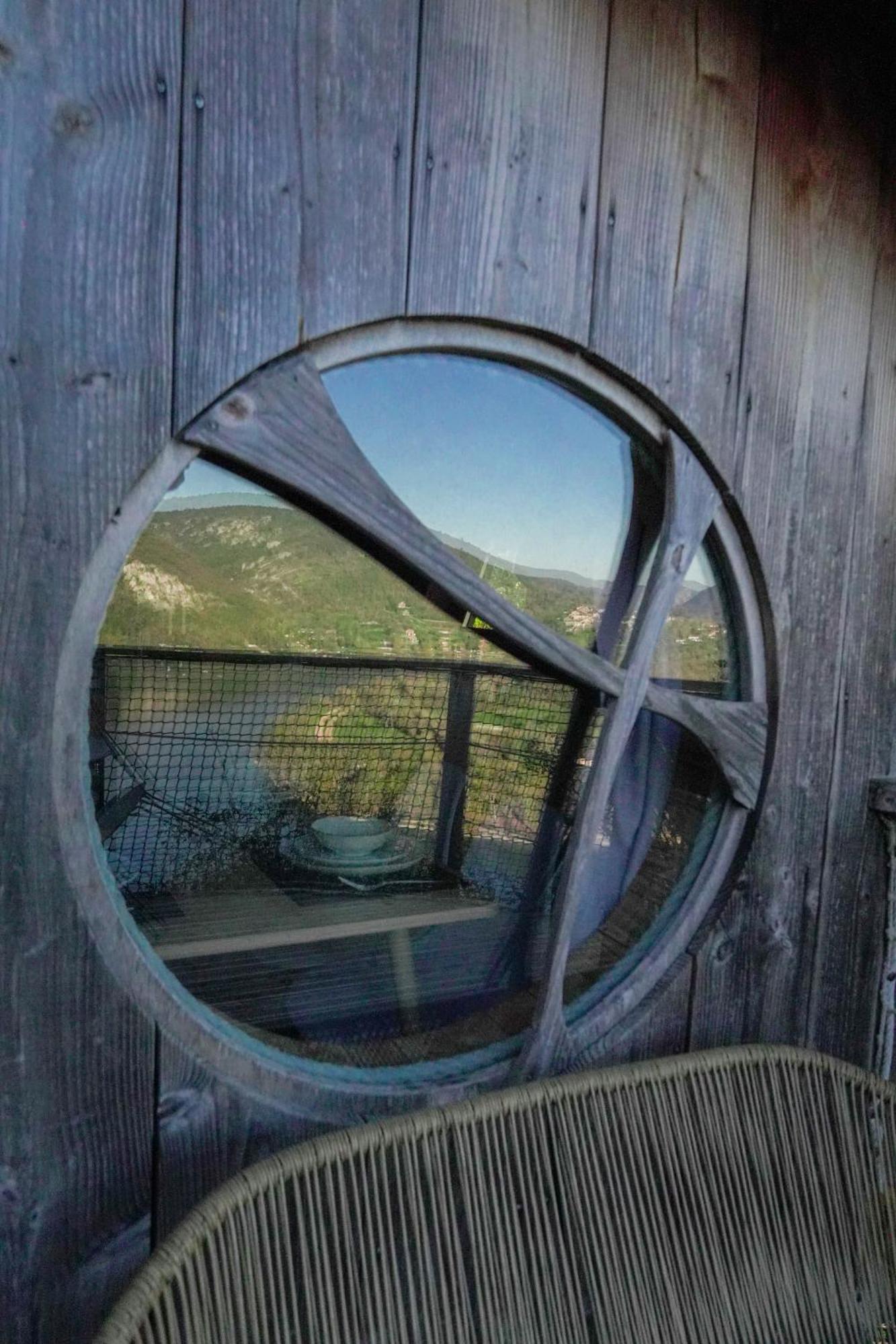Cabanes Et Lodges Du Belvedere Serrieres-sur-Ain Exterior foto