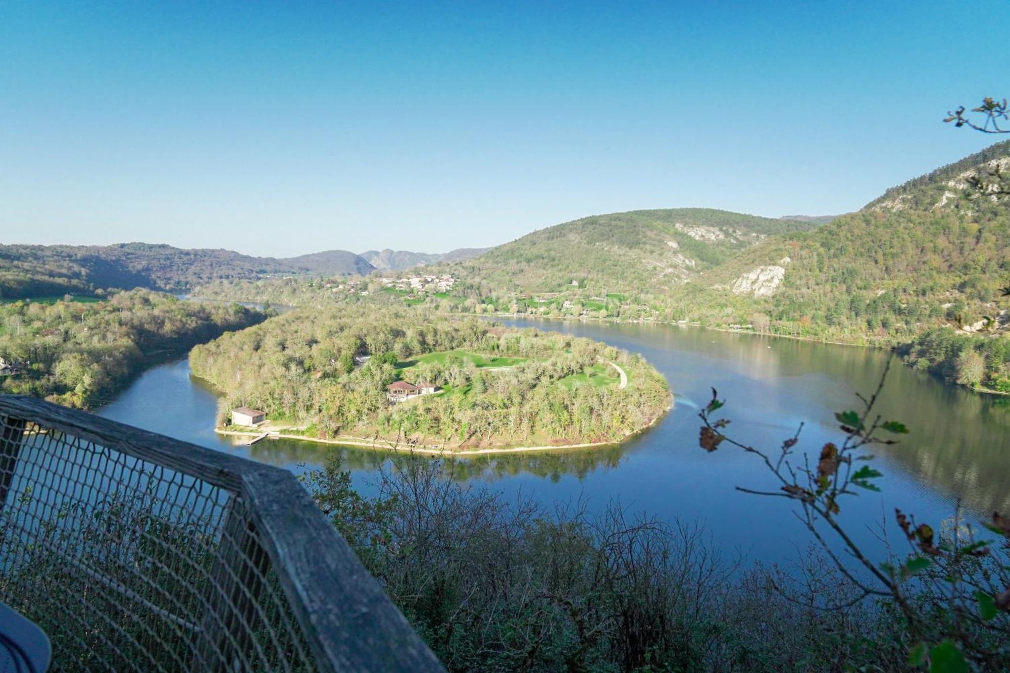 Cabanes Et Lodges Du Belvedere Serrieres-sur-Ain Exterior foto