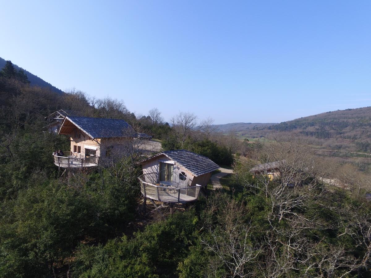 Cabanes Et Lodges Du Belvedere Serrieres-sur-Ain Exterior foto